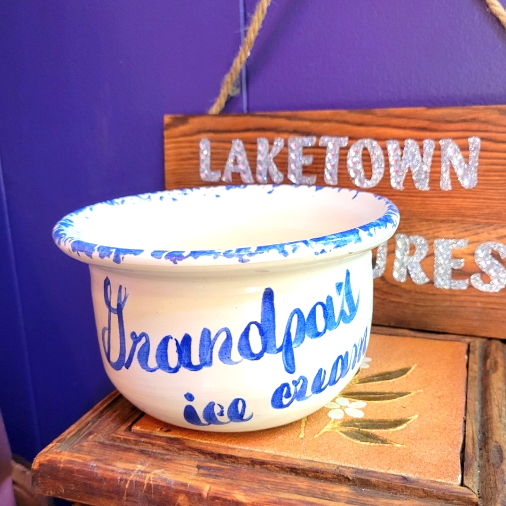 Vintage stoneware large ice cream bowl pottery sponge ware